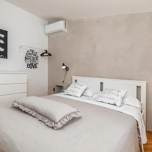 Tesic Apartment